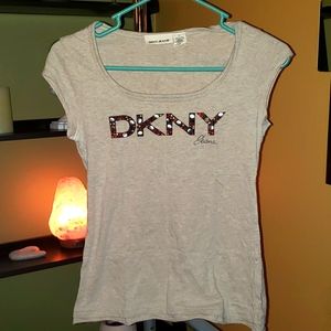 DKNY SIZE SMALL SHIRT